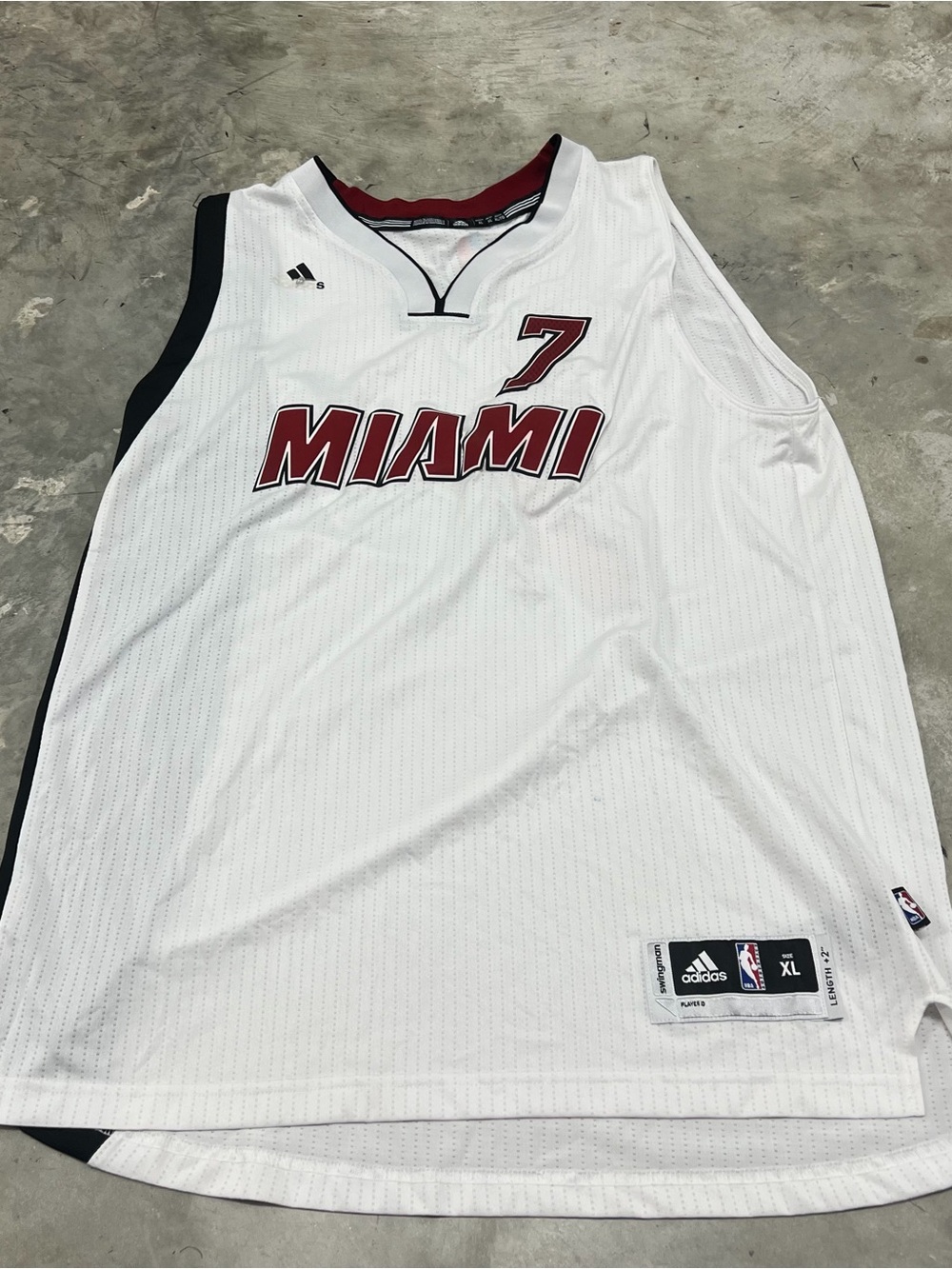 Miami Heat Basketball Jersey Men’s XL Adidas Dragic NBA White READ